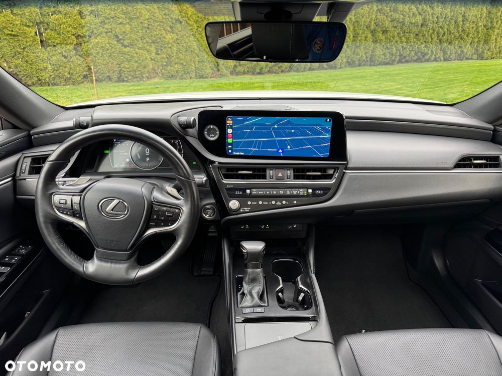 Lexus ES 300h Business Edition + - 17