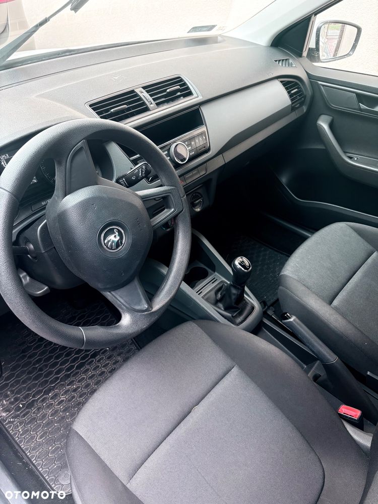 Skoda Fabia 2016 photo 5