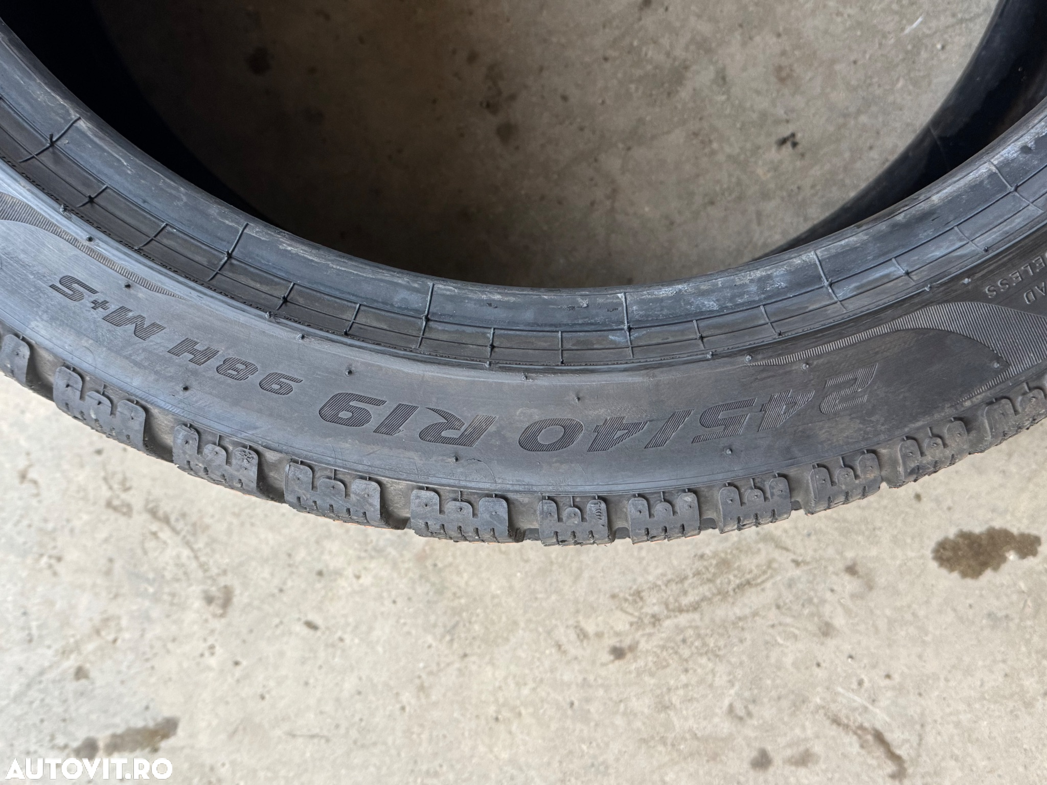 Vând 2 anvelope 245/40/19 Pirelli de iarnă ca noi - 5