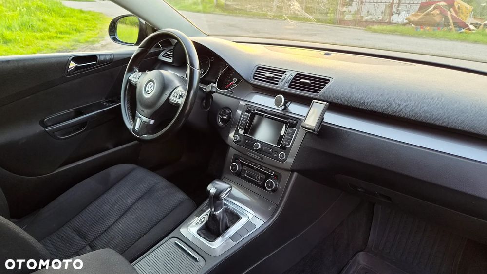 Volkswagen Passat 2.0 TDI Comfortline DSG - 10