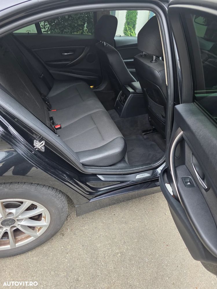 BMW Seria 3 320d Aut. Modern Line - 9