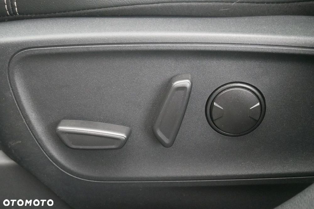 Ford Kuga - 35