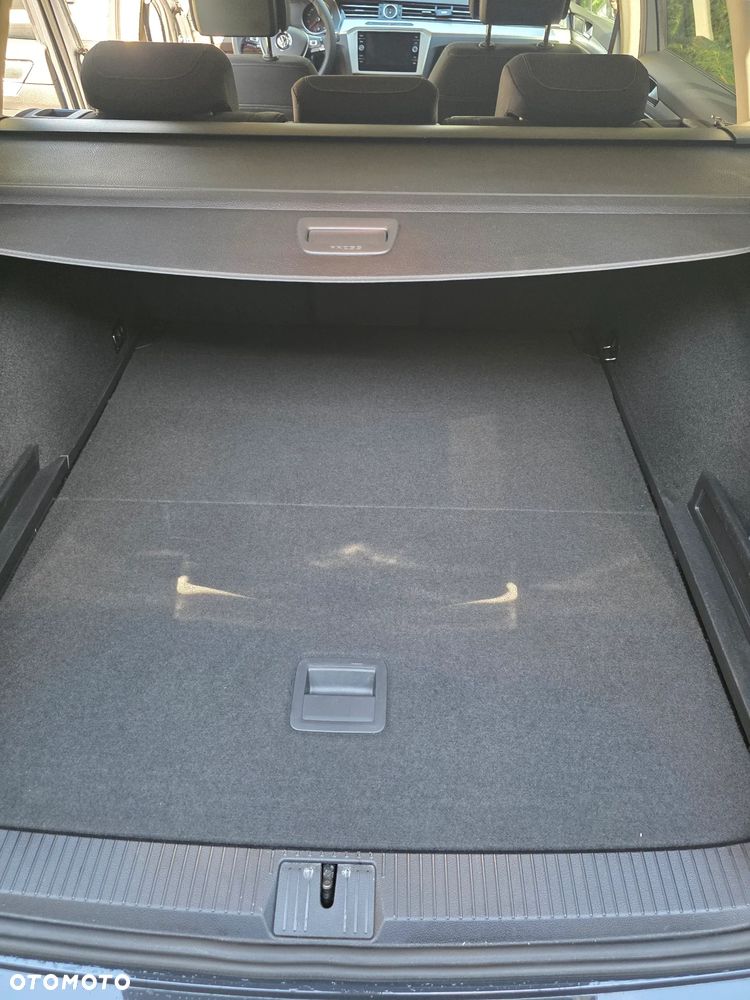 Volkswagen Passat - 27
