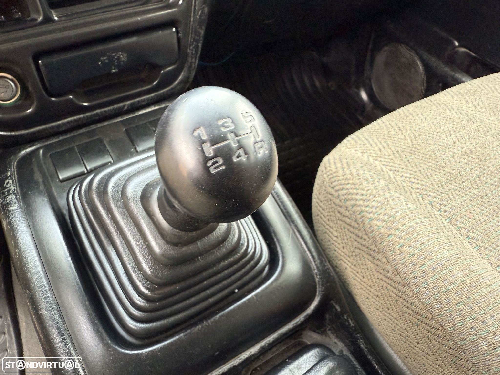 Suzuki Grand Vitara Metal Top 2.0 TDi - 27