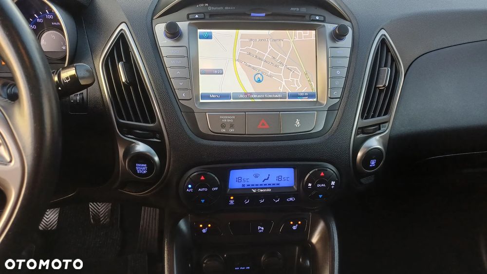 Hyundai ix35 1.6 2WD blue Style - 10