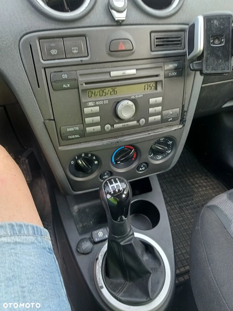 Ford Fusion - 4
