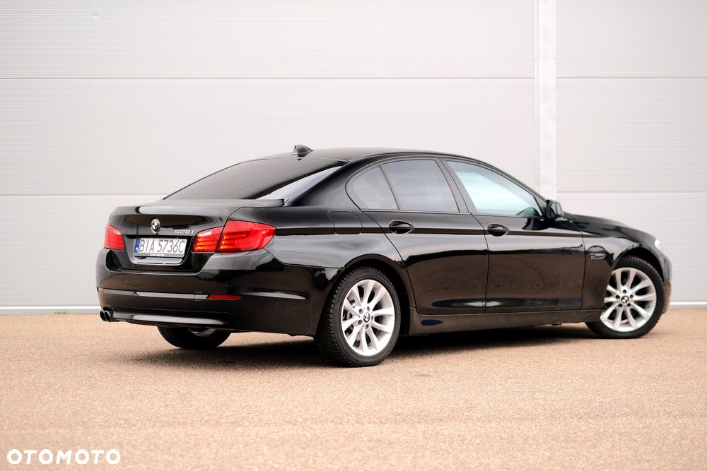 BMW Seria 5 528i - 12