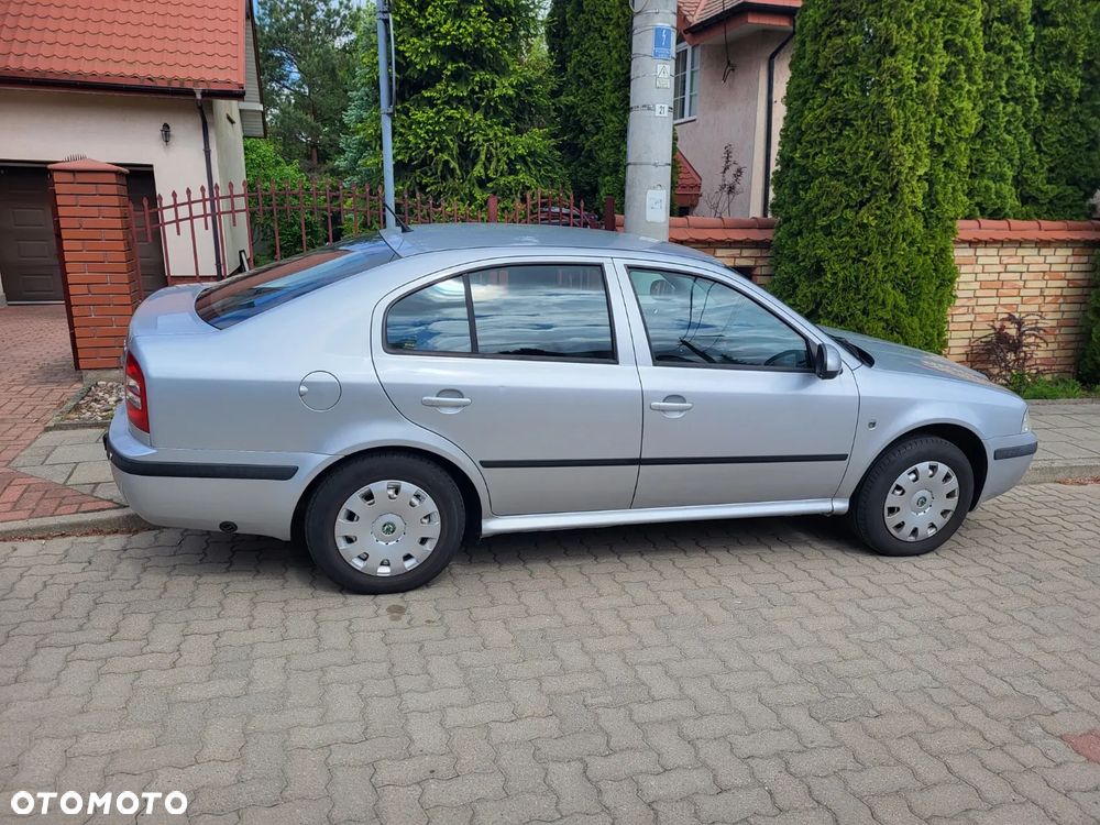 Skoda Octavia 1.6 Tour - 3