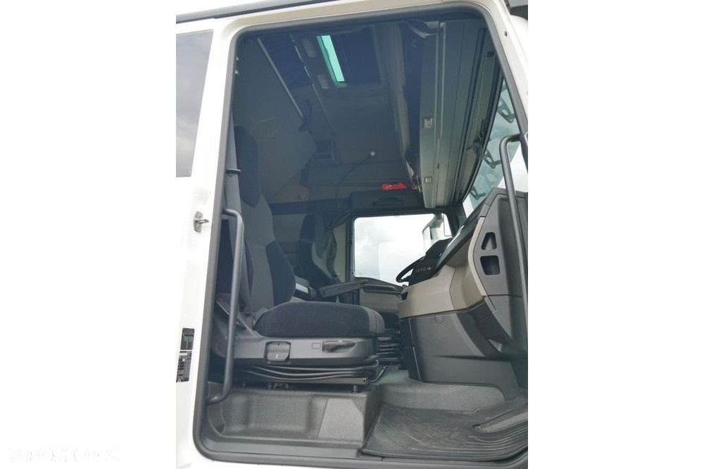 MAN Vehicle Tractor 4x2 Standard - 6