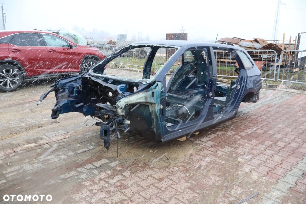 BŁOTNIK ĆWIARTKA PRAWY TYŁ SKODA FABIA III 1.0MPI - 8