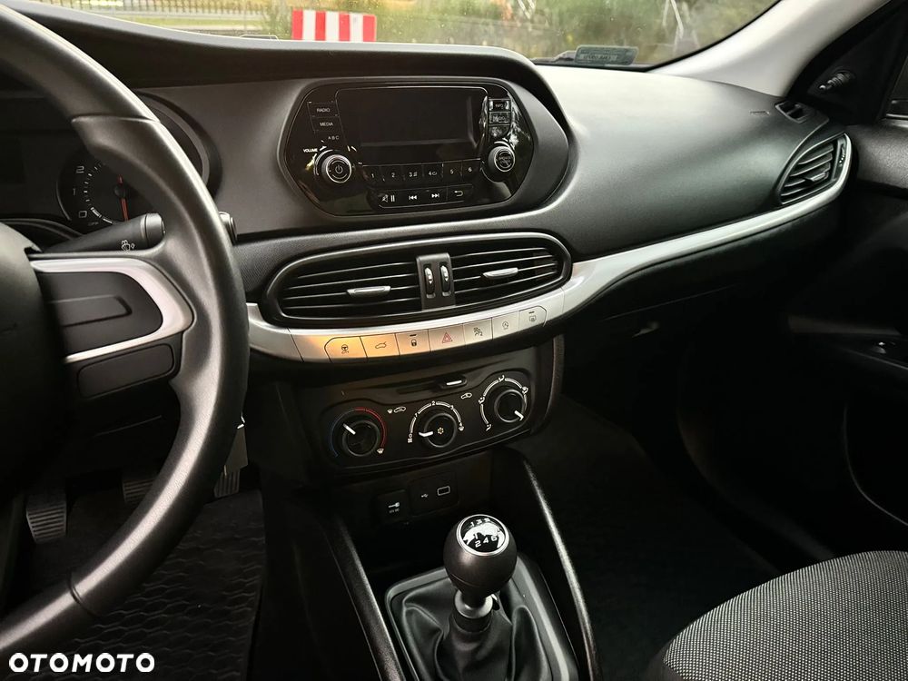 Fiat Tipo 1.4 16v Easy - 14