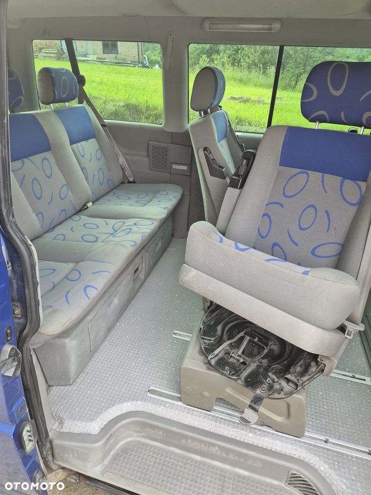 Volkswagen Multivan Standard - 13