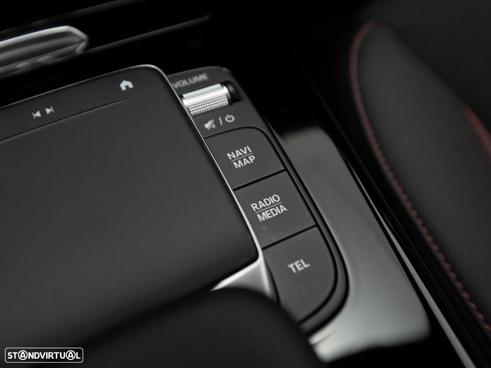 Mercedes-Benz A 250 e AMG Line - 24