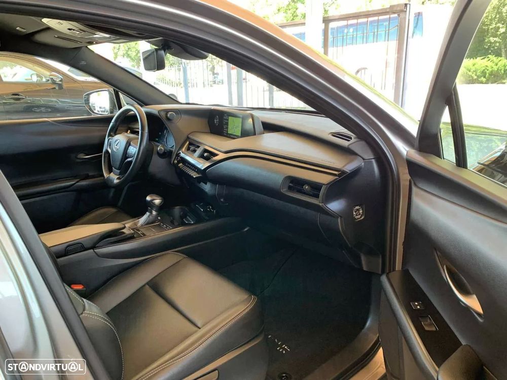 Lexus UX 250h Executive+ - 35