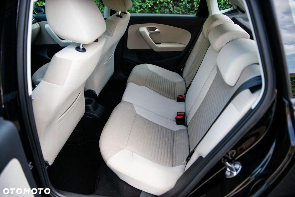 Volkswagen Polo 1.4 16V Comfortline - 22