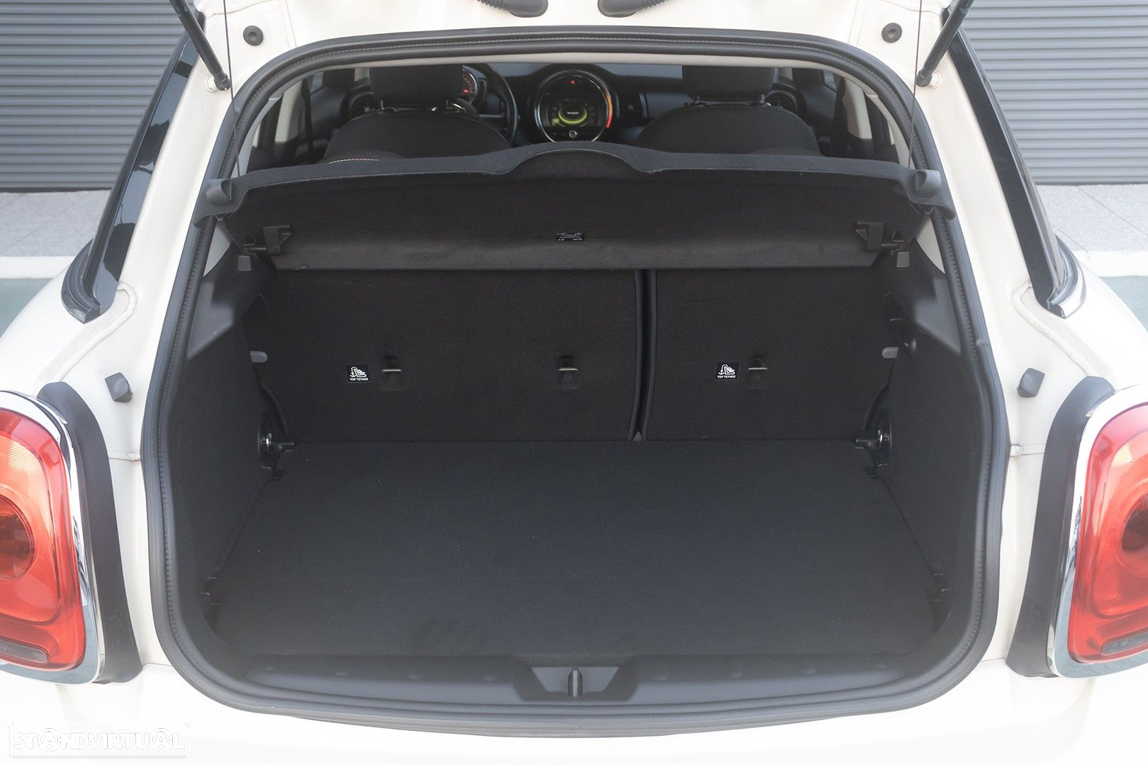 MINI 5 Portas One D - 23
