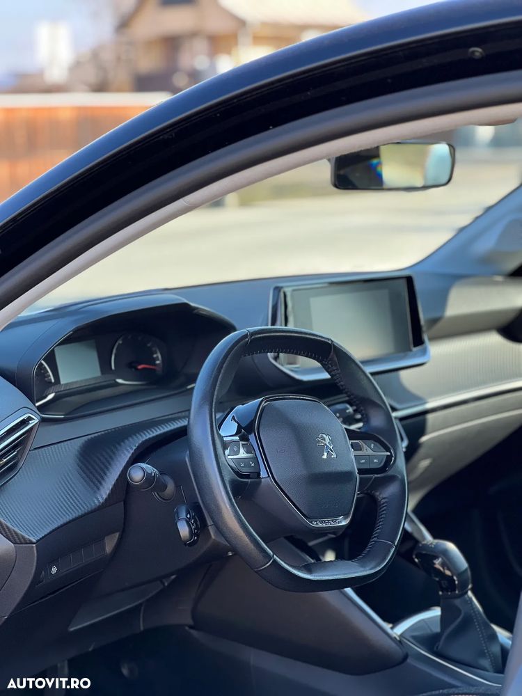 Peugeot 208 - 6