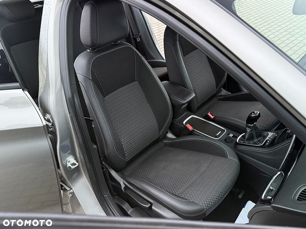 Opel Astra 1.4 Turbo Start/Stop 120 Jahre - 24