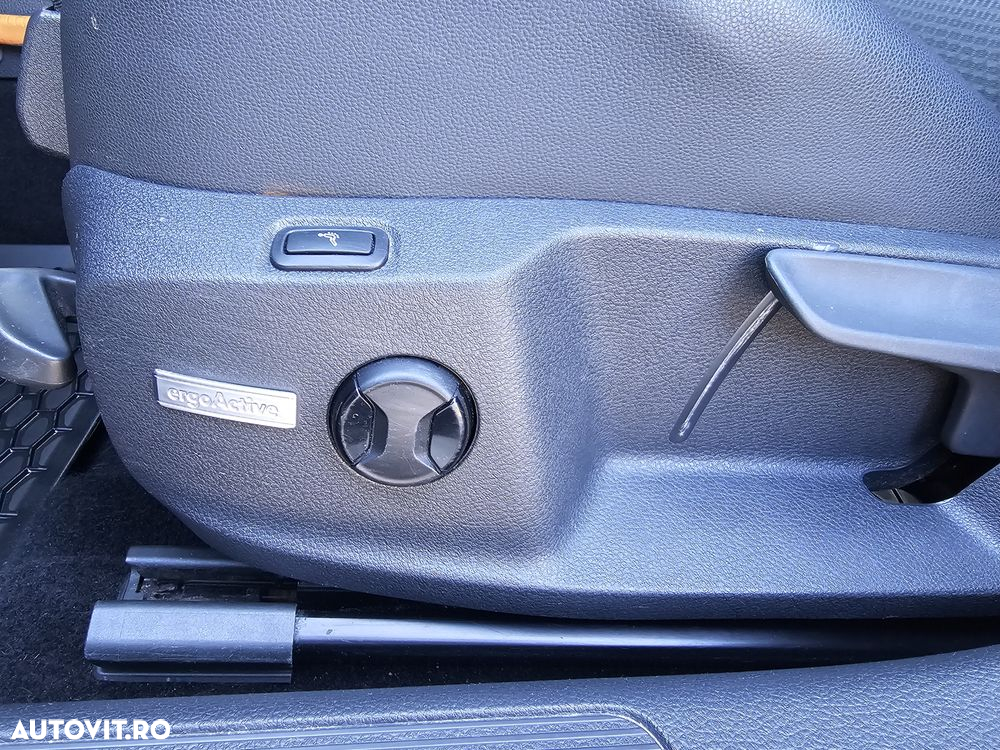 Volkswagen Golf 1.6 TDI DPF BMT DSG Highline - 24