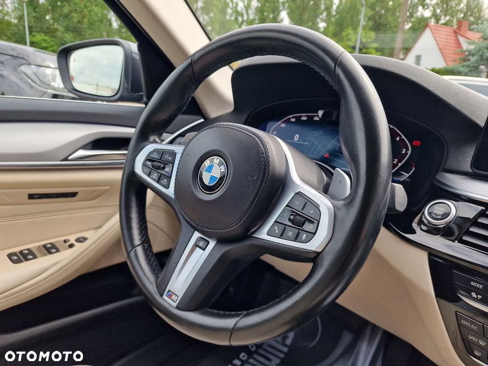 BMW Seria 5 520i mHEV Luxury Line sport - 33