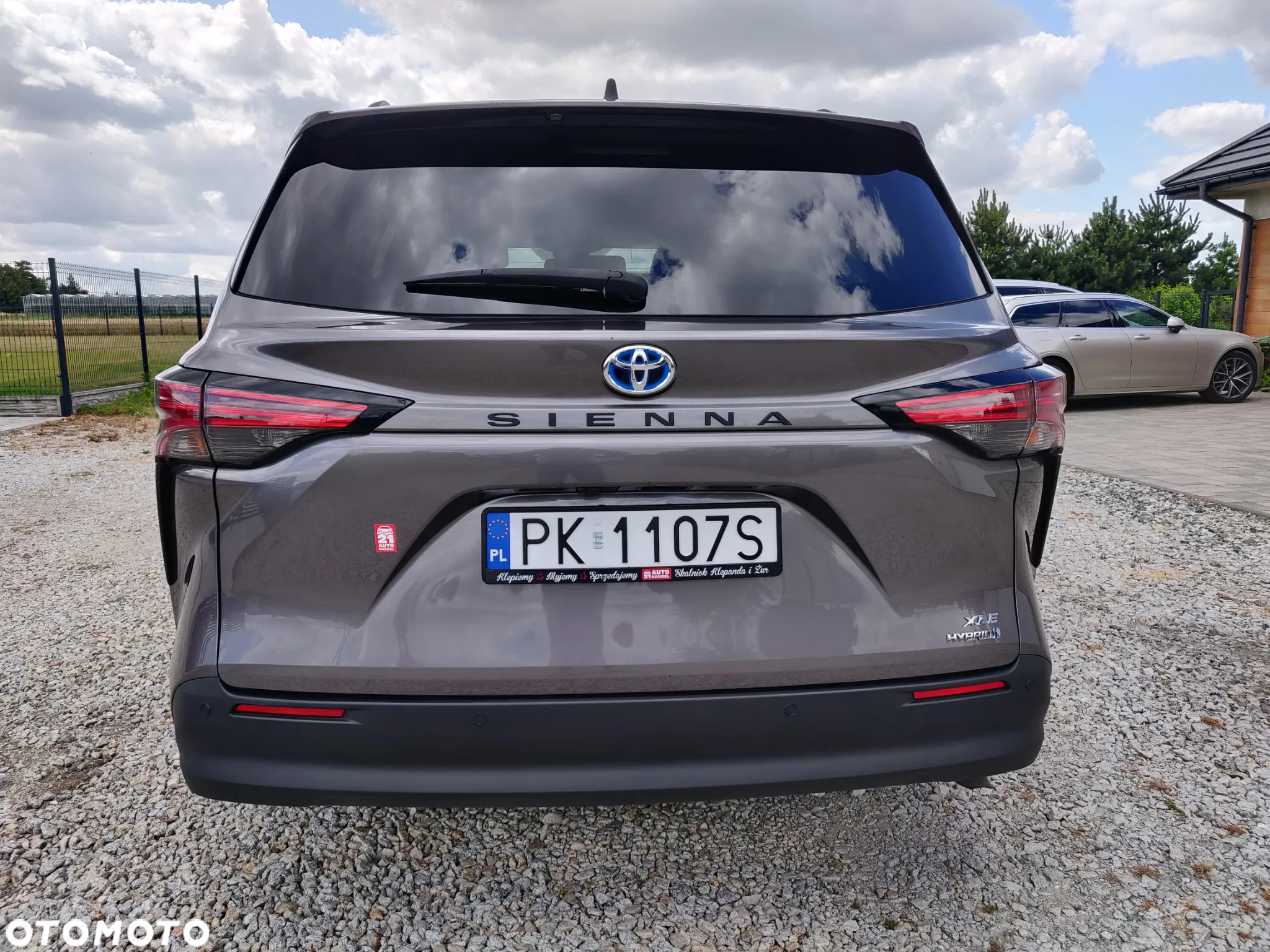 Toyota Sienna - 4