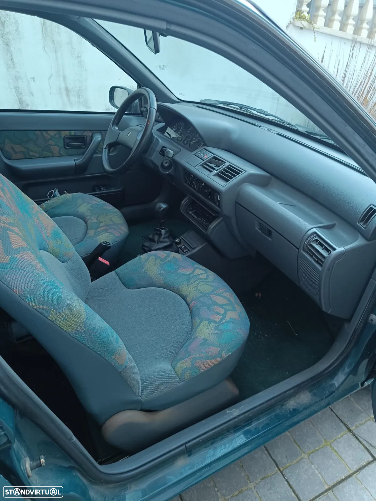 Renault Clio 1.2 RT - 5