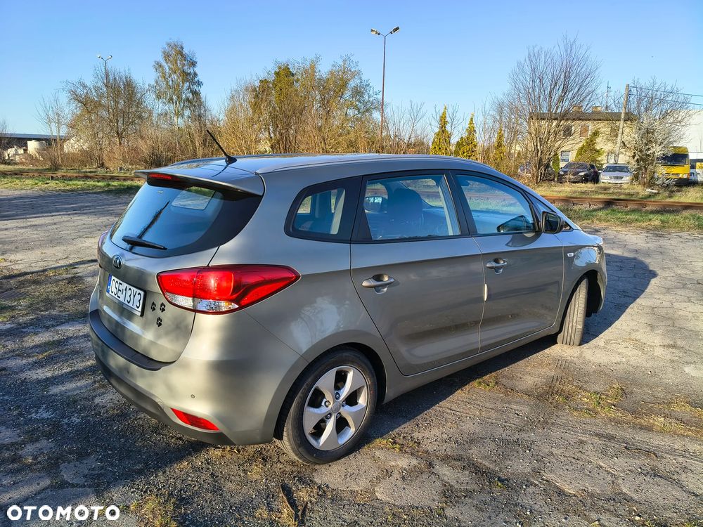 Kia Carens 1.6 GDI Dream Team Edition - 4