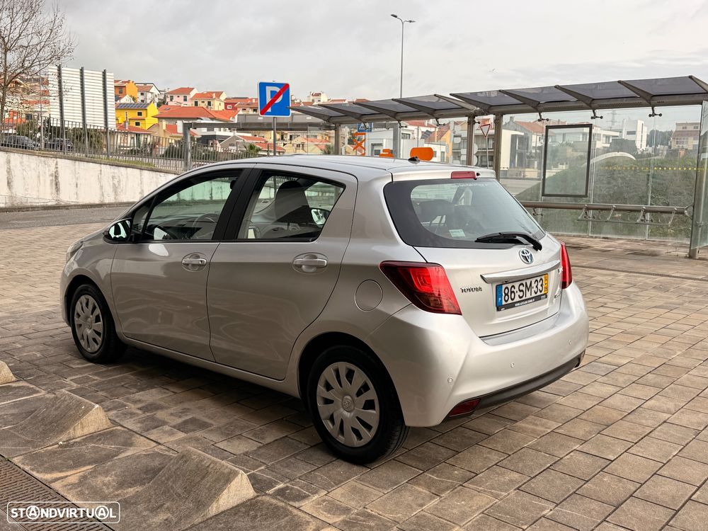 Toyota Yaris 1.5 HSD Active - 11