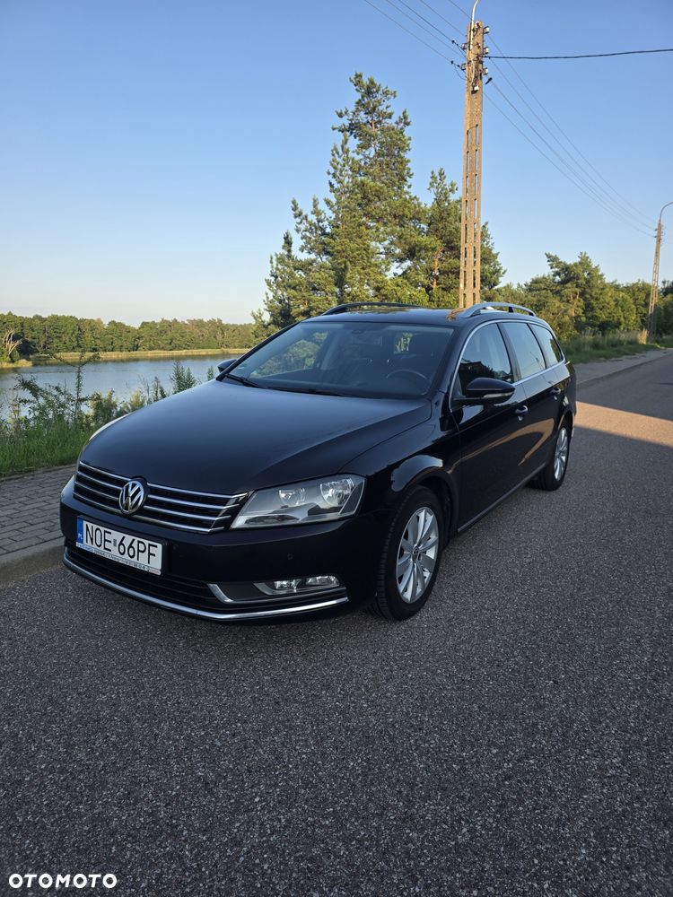 Volkswagen Passat - 1