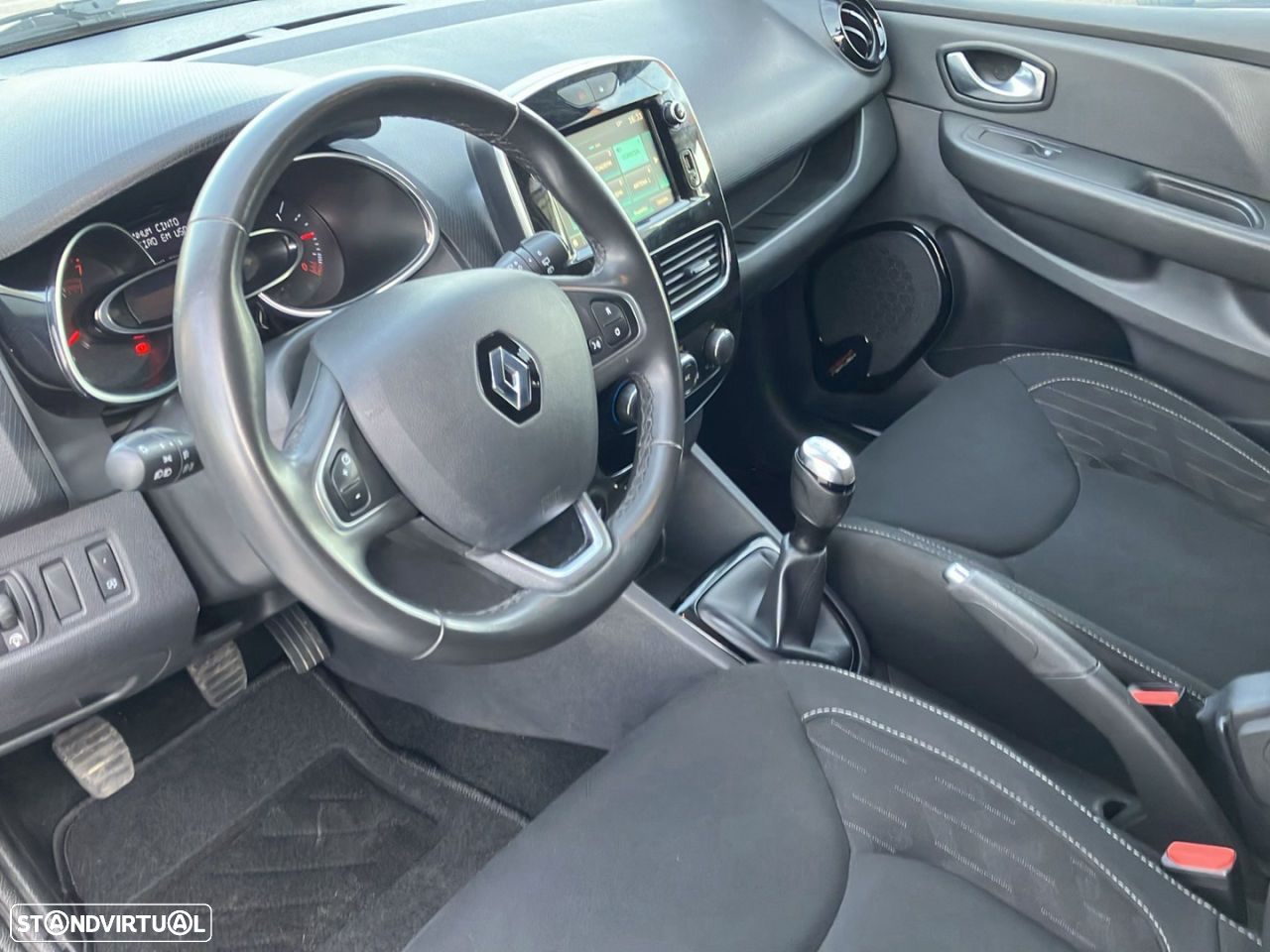 Renault Clio Sport Tourer 0.9 TCe Limited - 17