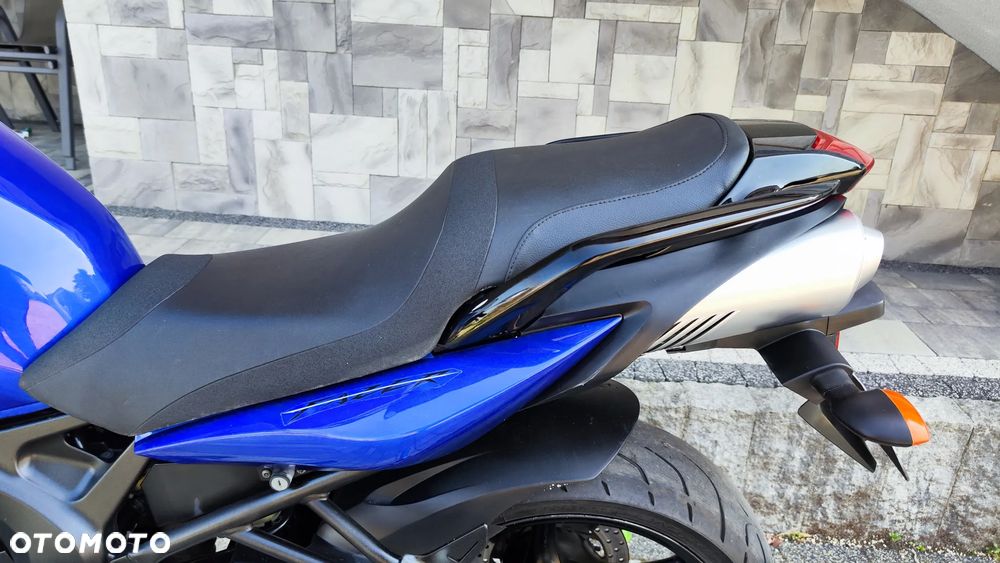 Yamaha FZ6 - 8