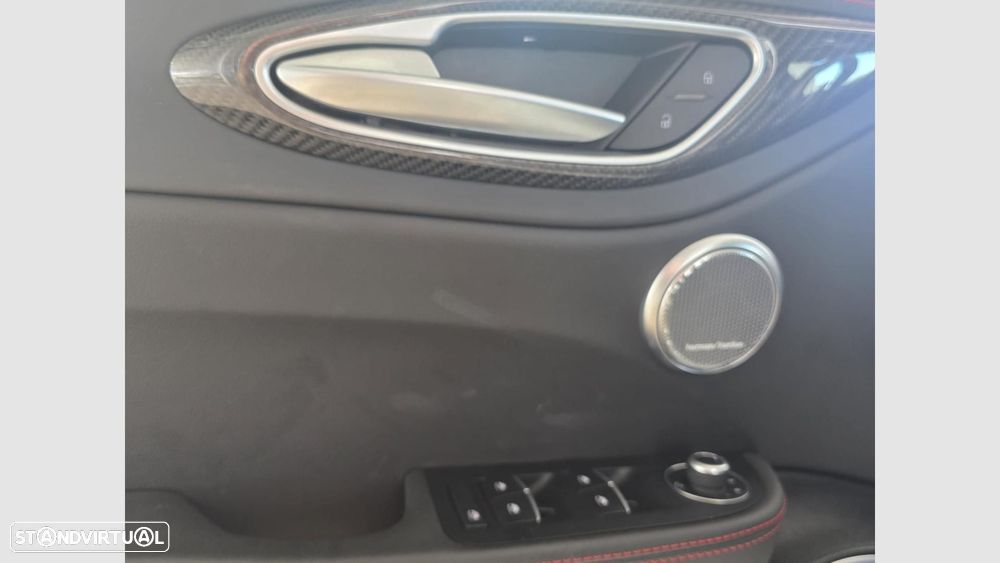 Alfa Romeo Giulia 2.2 D Estrema Q4 AT8 - 22