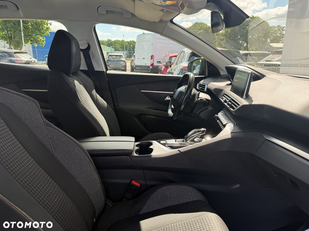 Peugeot 3008 1.6 PureTech GPF Allure S&S EAT8 - 29