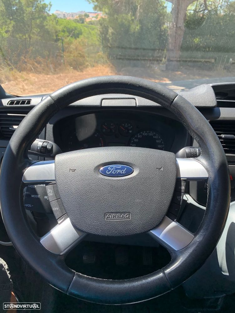Ford Transit 260S 2.2 TDCi Antepara Curta-T.Normal - 11