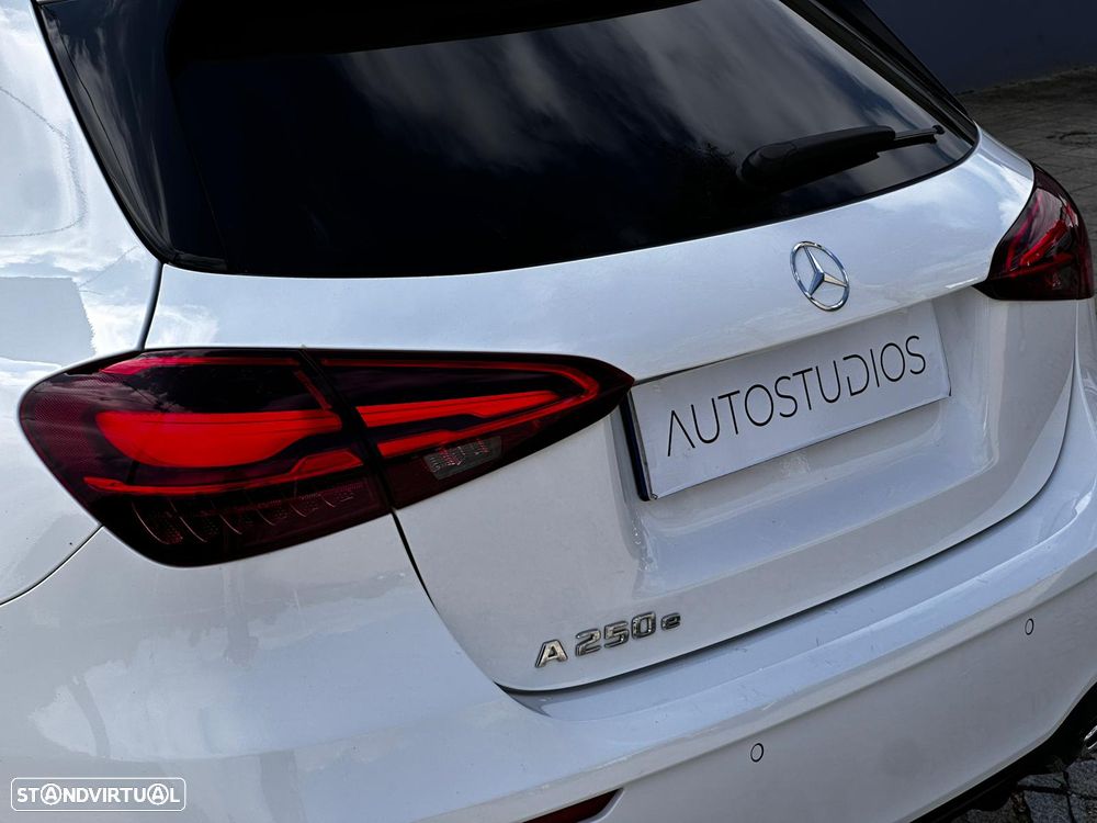 Mercedes-Benz A 250 e 8G-DCT AMG Line - 19