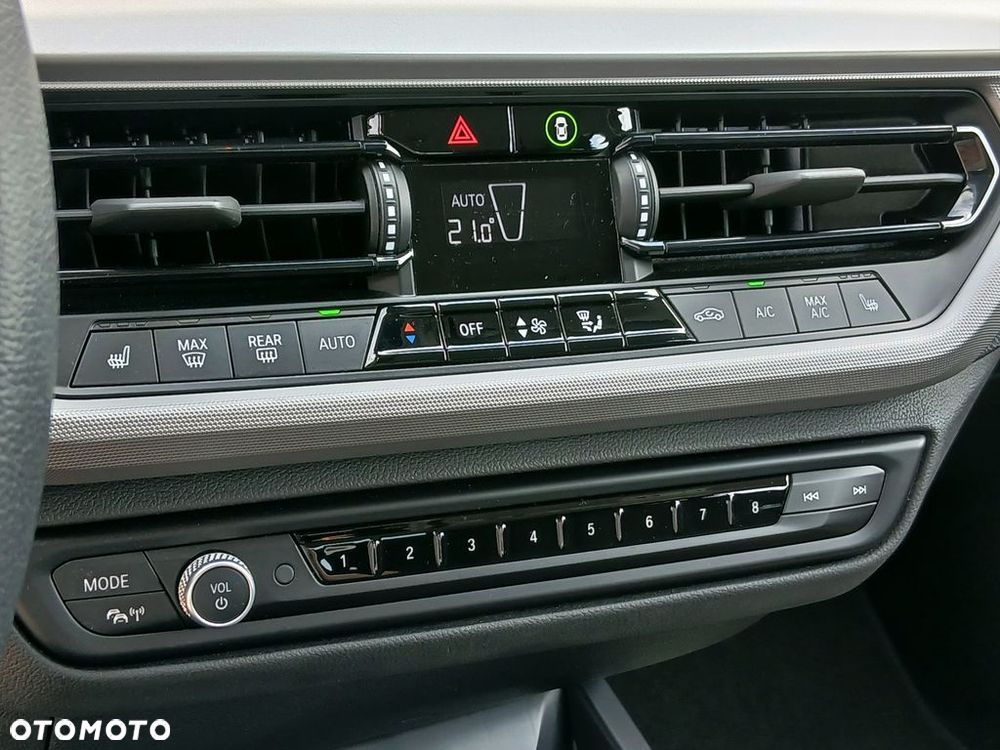 BMW Seria 1 - 22