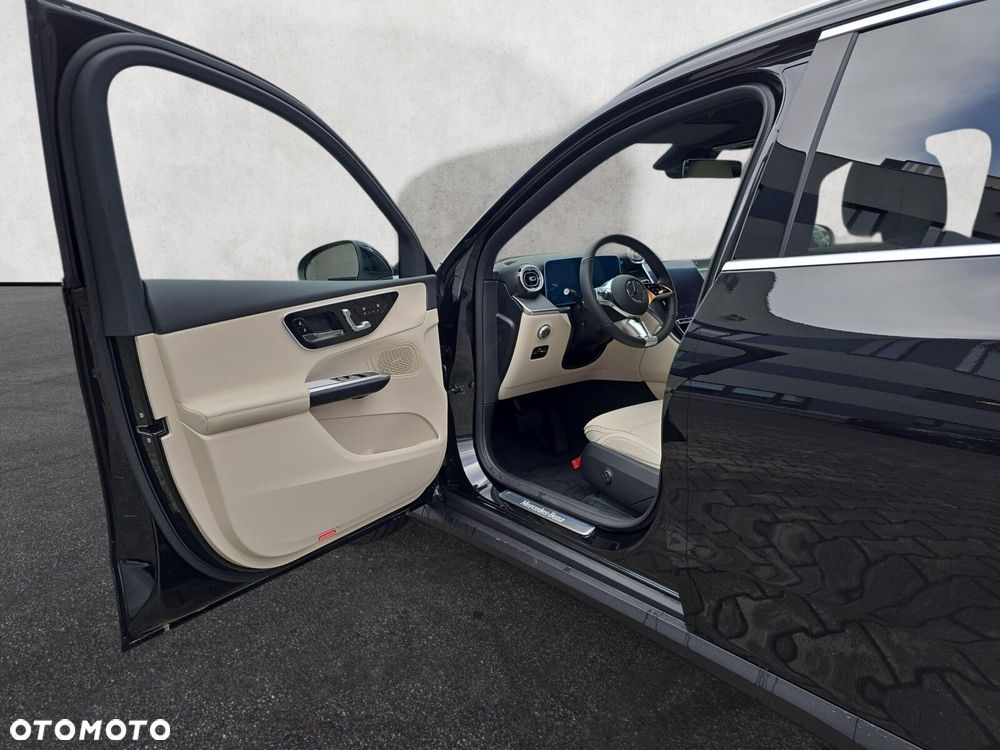 Mercedes-Benz GLC - 11