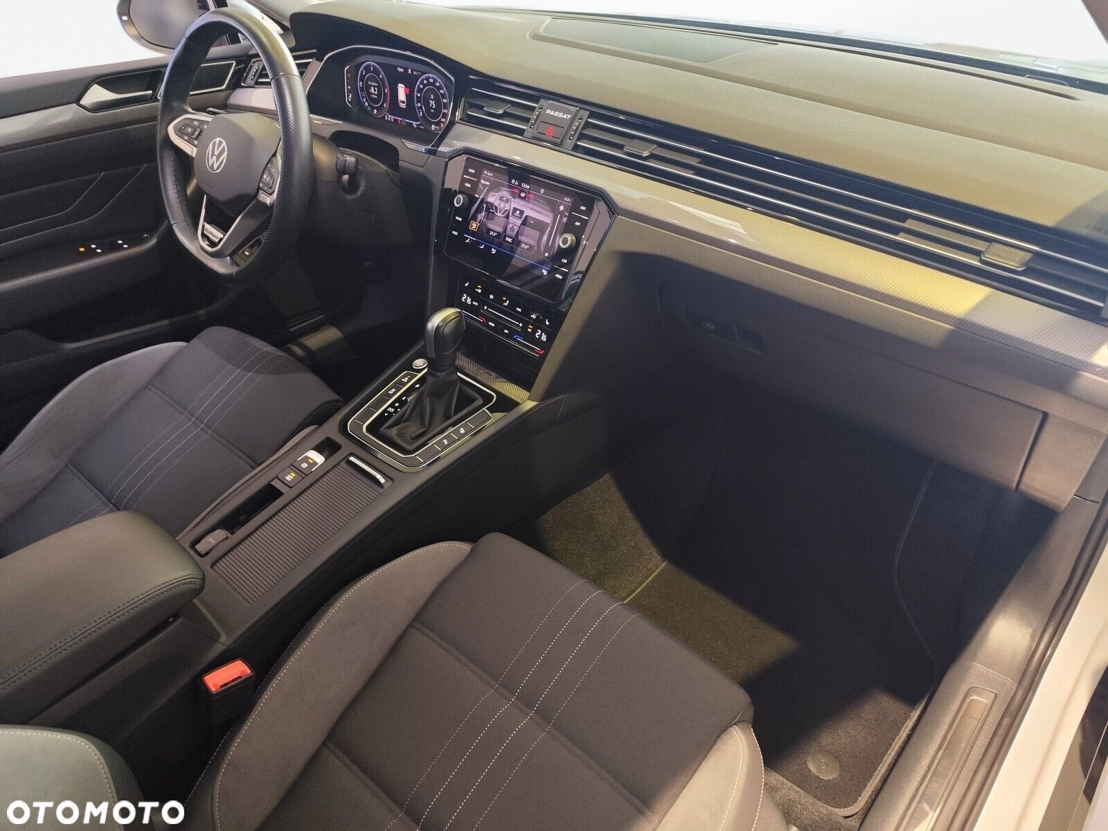 Volkswagen Passat - 12