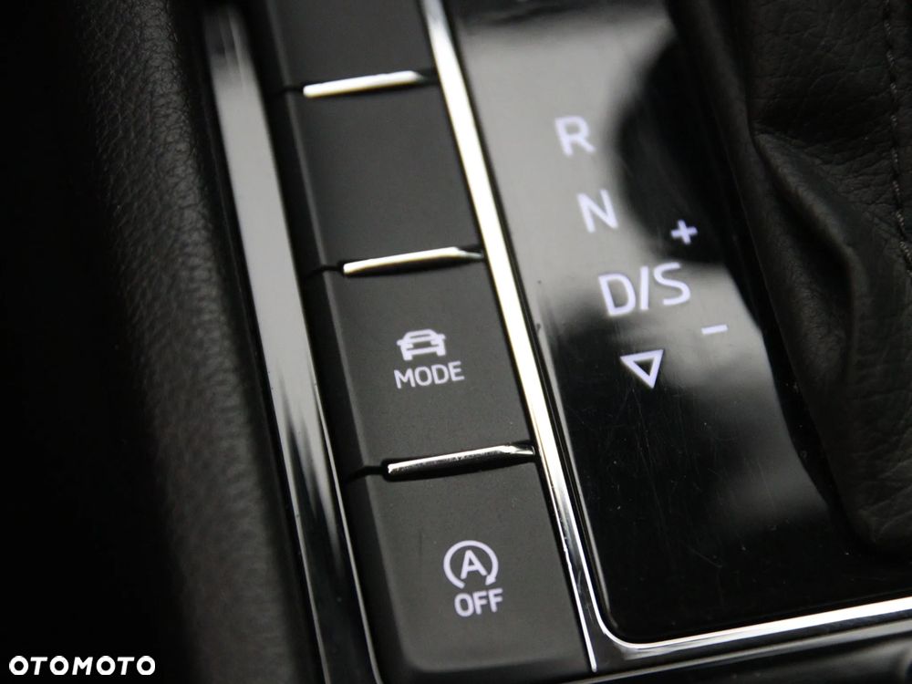 Skoda Superb 2.0 TDI Style DSG - 31