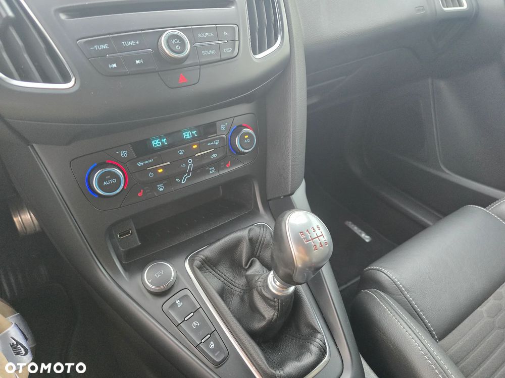 Ford Focus 2.0 EcoBoost ST mit Leder-Sport-Paket - 18