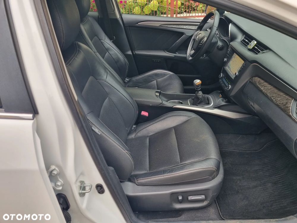 Toyota Avensis - 13