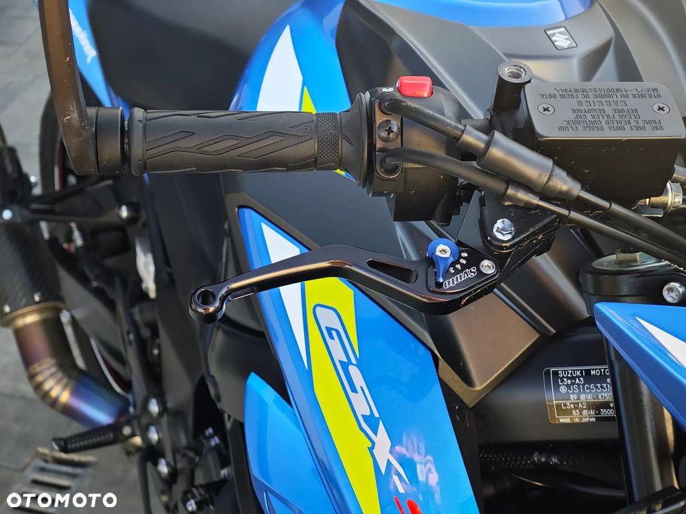 Suzuki GSX - 15