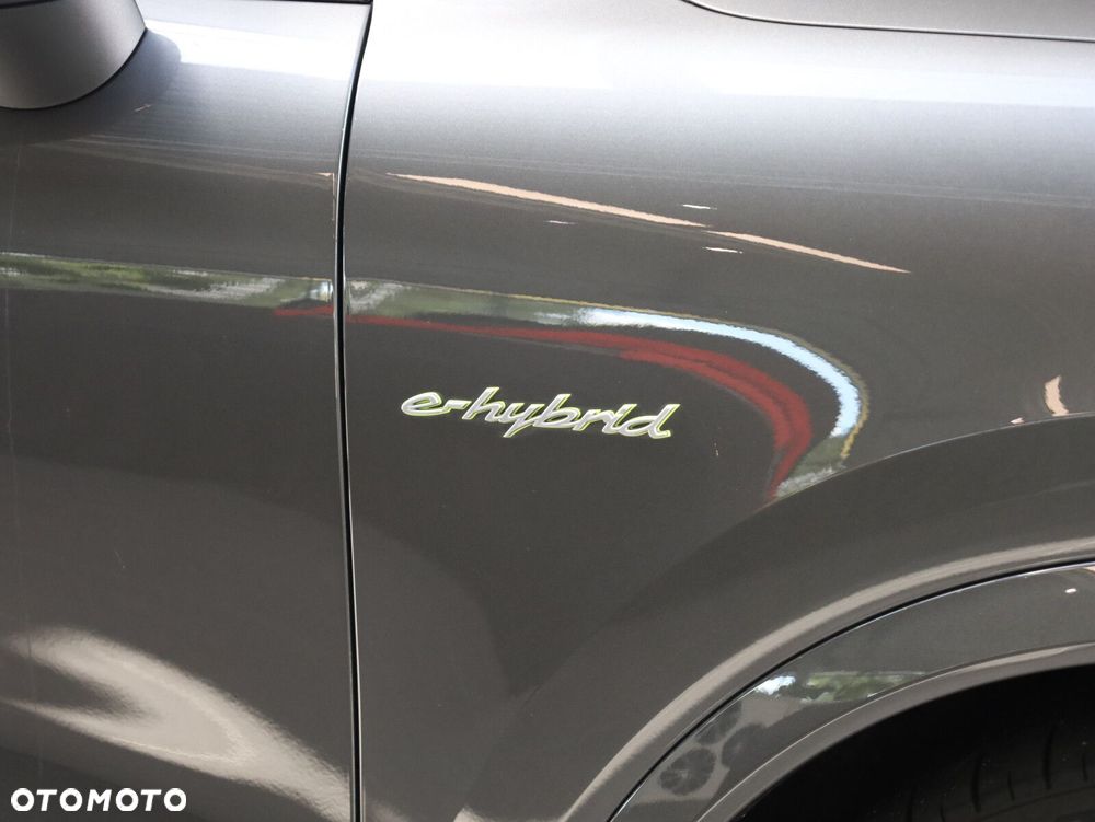 Porsche Cayenne - 27