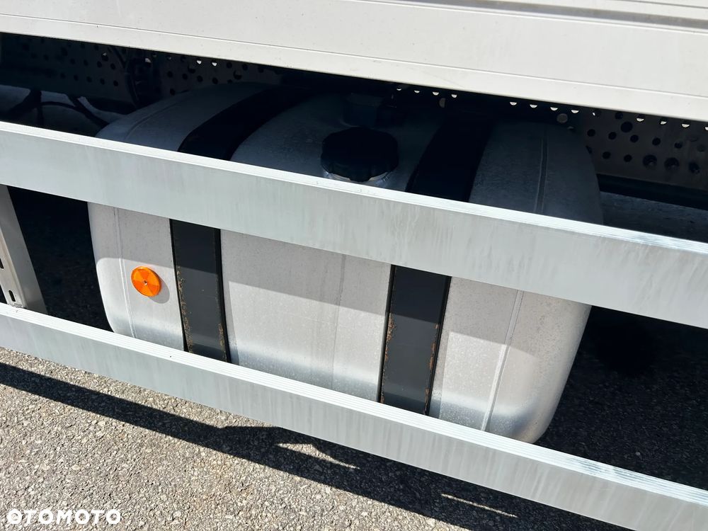Mercedes-Benz ANTOS 2527 6X2*4 EURO6 BOX L-9700mm - 15
