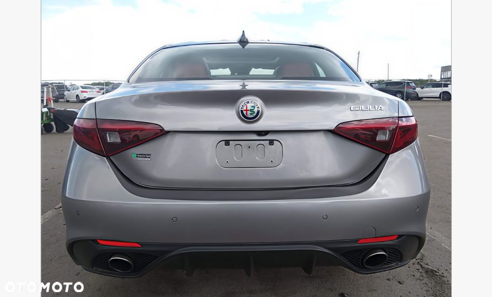 Alfa Romeo Giulia - 7