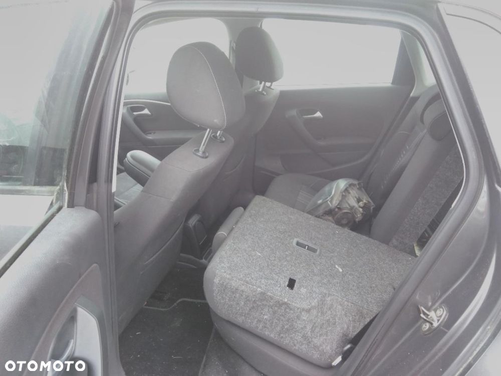 Volkswagen Polo 1.4 TDI Blue Motion Technology Lounge - 8