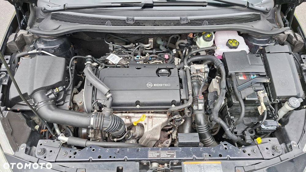 Opel Astra 1.6 Turbo Edition - 15