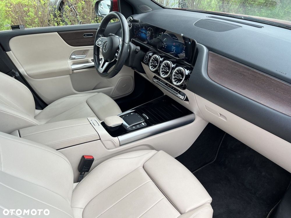 Mercedes-Benz Klasa B 200 4-Matic Progressive 8G-DCT - 13