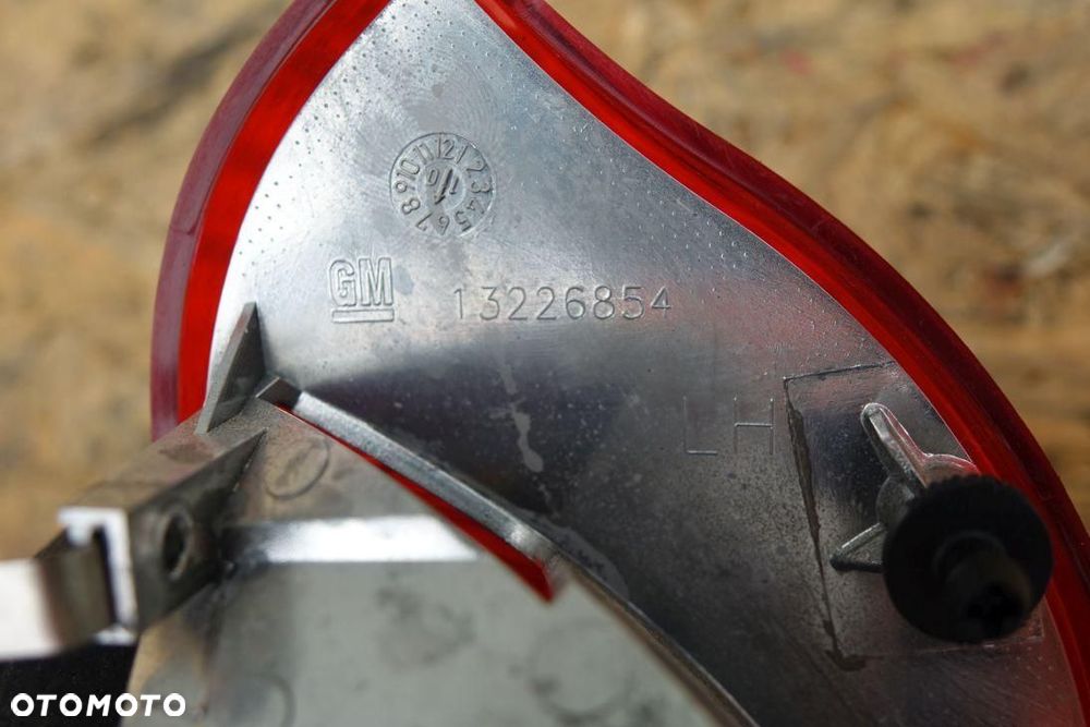 LAMPA LEWA TYLNA TYŁ OPEL INSIGNIA A KOMBI 13226854 - 3