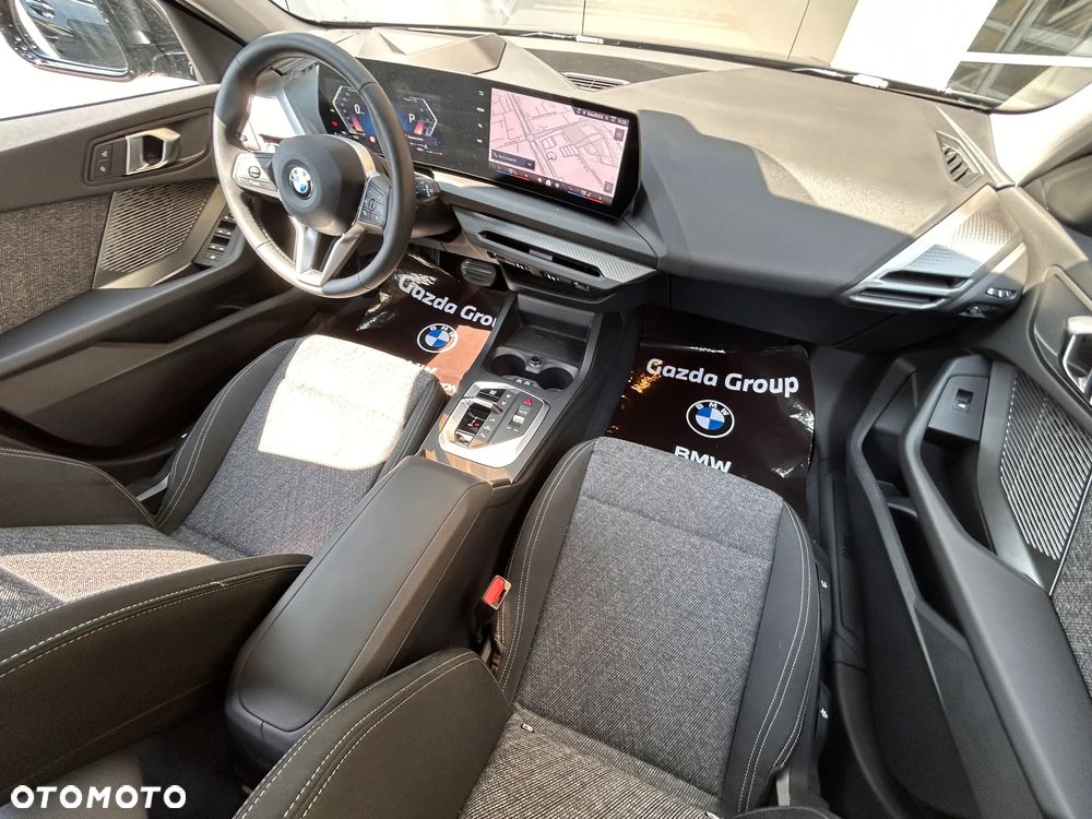 BMW Seria 1 120d mHEV - 28